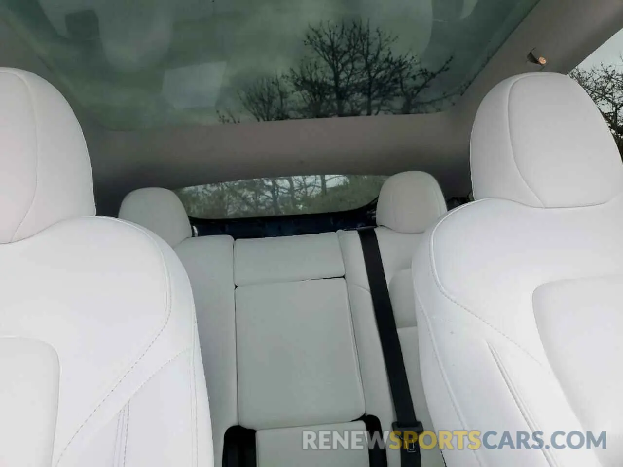 10 Photograph of a damaged car 7SAYGDEEXPF799228 TESLA MODEL Y 2023