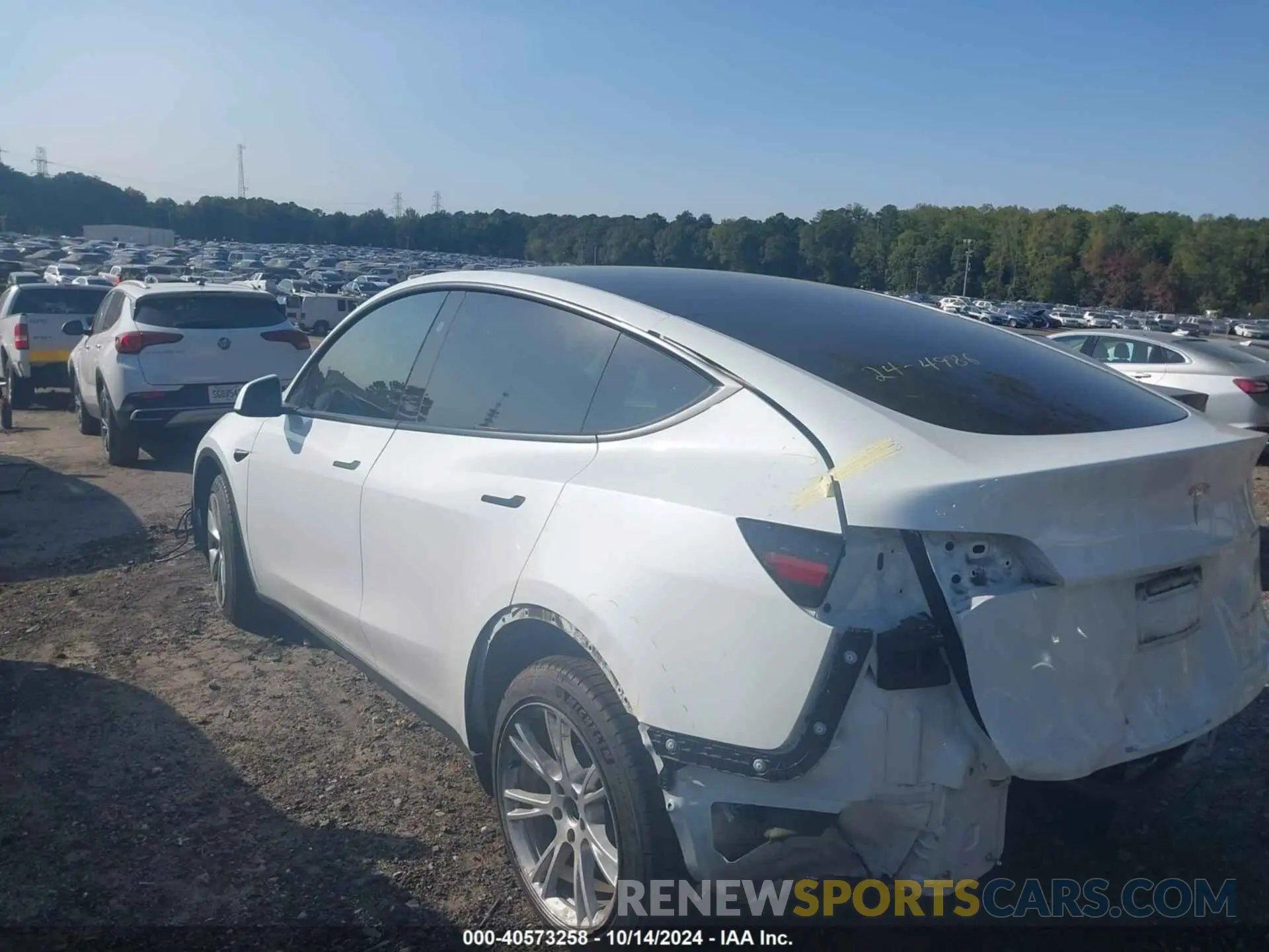 3 Photograph of a damaged car 7SAYGDEEXPF838111 TESLA MODEL Y 2023