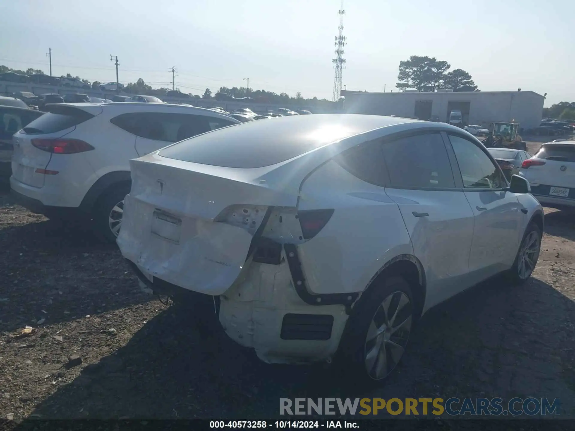 4 Photograph of a damaged car 7SAYGDEEXPF838111 TESLA MODEL Y 2023