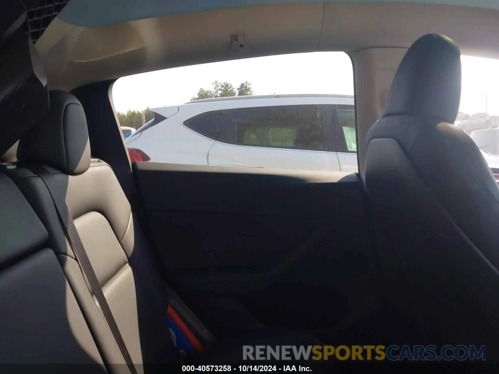 8 Photograph of a damaged car 7SAYGDEEXPF838111 TESLA MODEL Y 2023