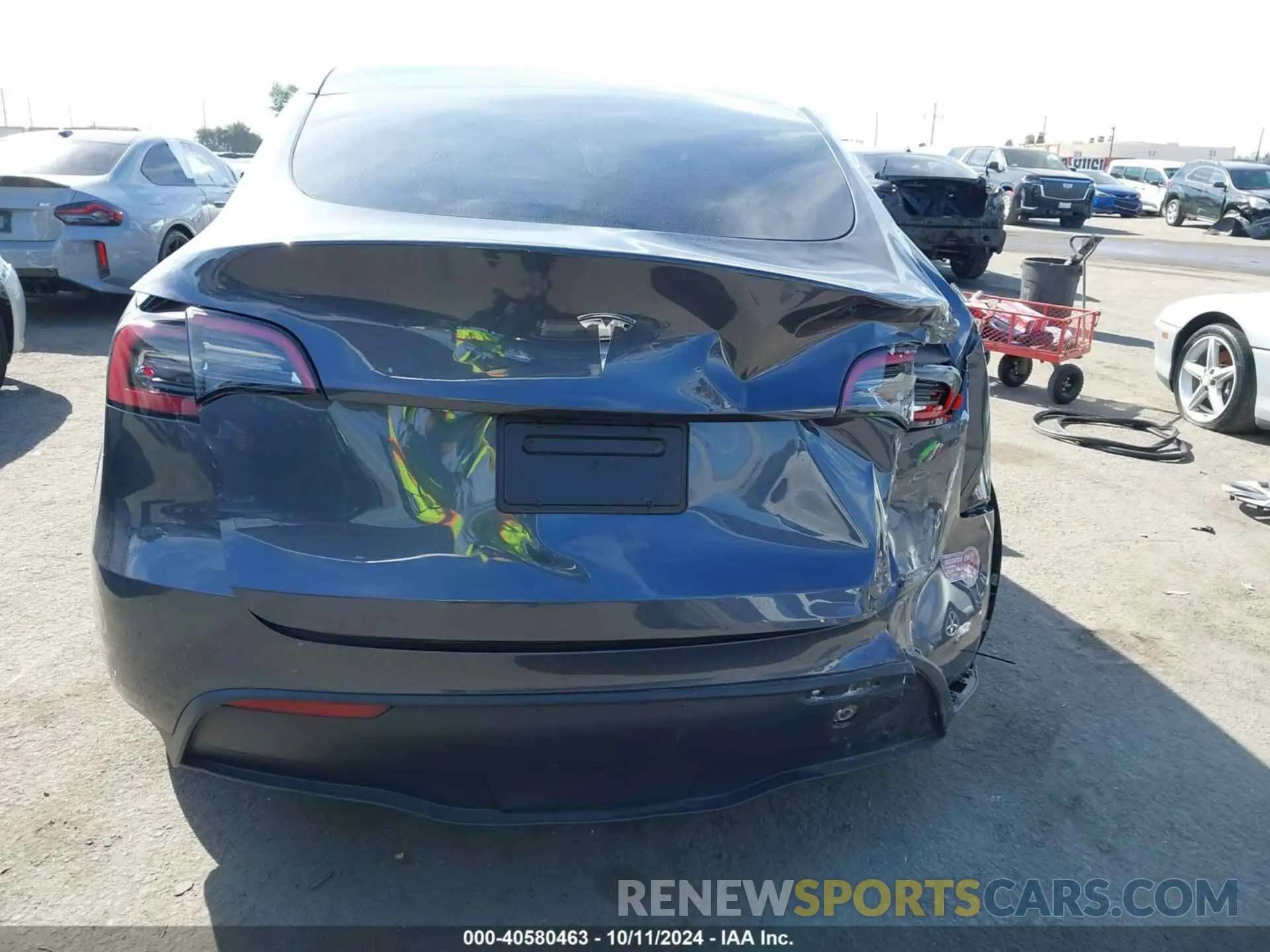 17 Photograph of a damaged car 7SAYGDEEXPF852980 TESLA MODEL Y 2023