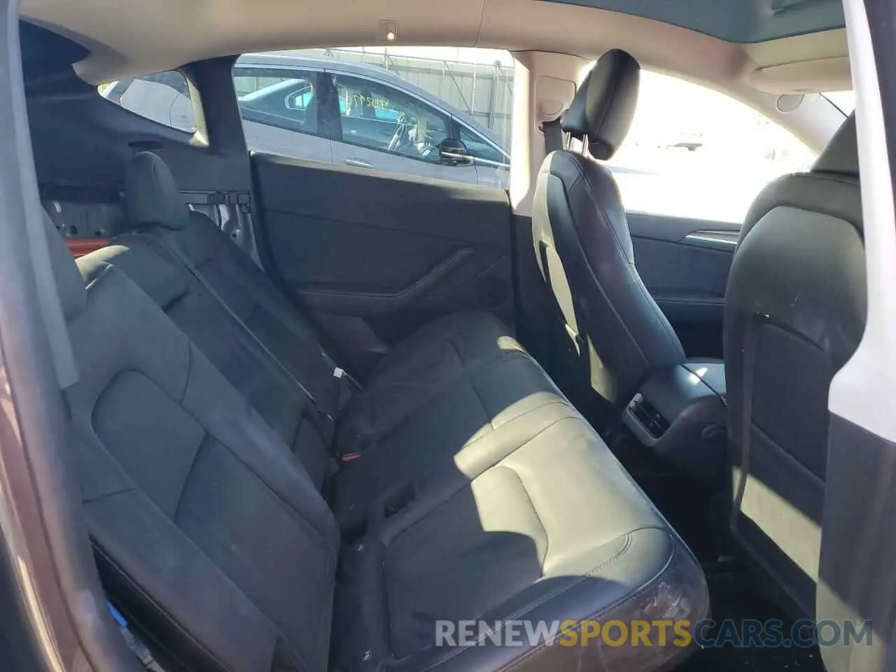 10 Photograph of a damaged car 7SAYGDEEXPF854017 TESLA MODEL Y 2023