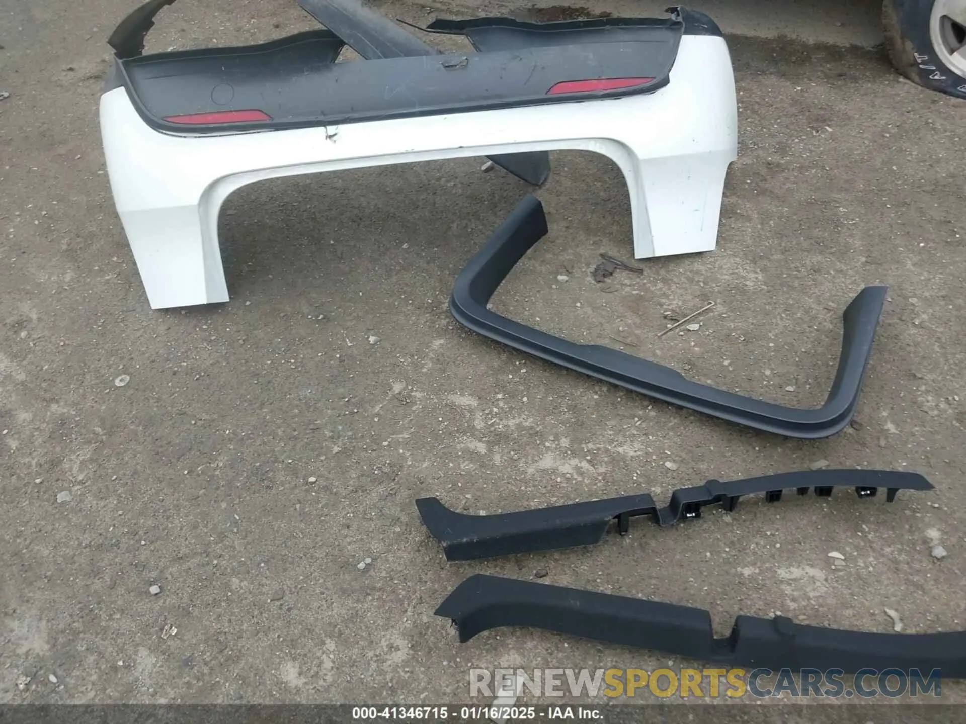 12 Photograph of a damaged car 7SAYGDEEXPF887423 TESLA MODEL Y 2023