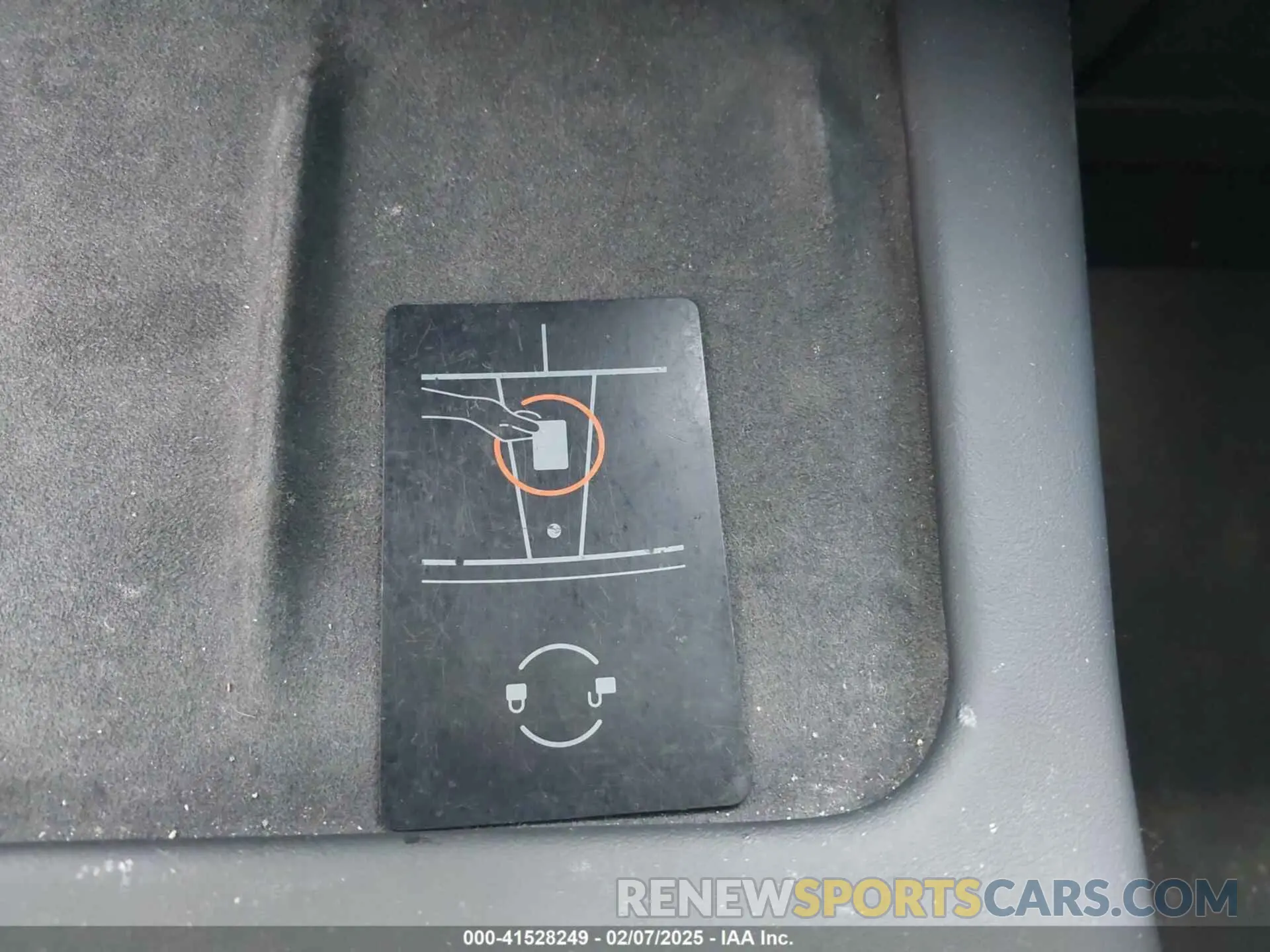 11 Photograph of a damaged car 7SAYGDEF0PF697106 TESLA MODEL Y 2023
