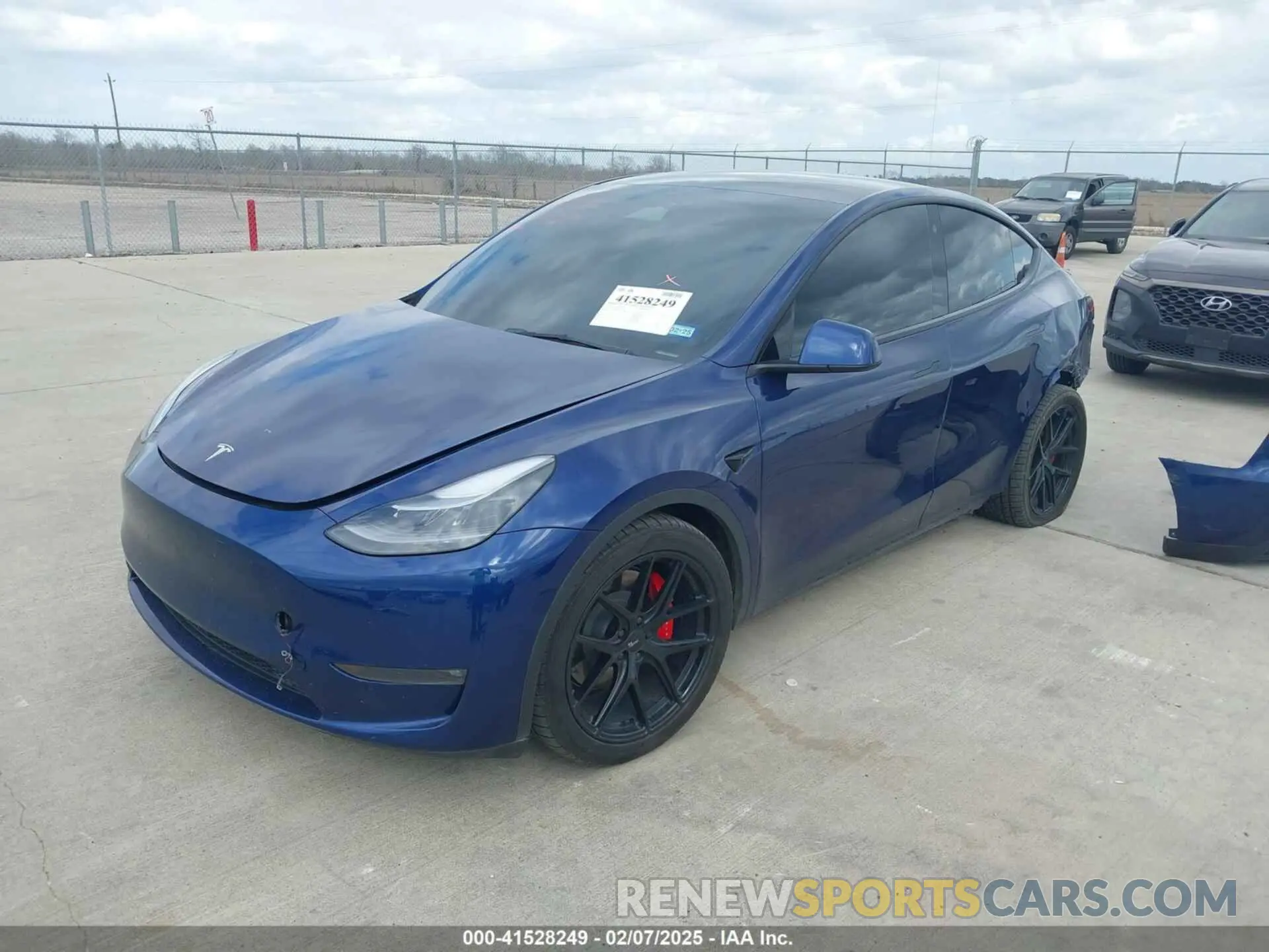 2 Photograph of a damaged car 7SAYGDEF0PF697106 TESLA MODEL Y 2023