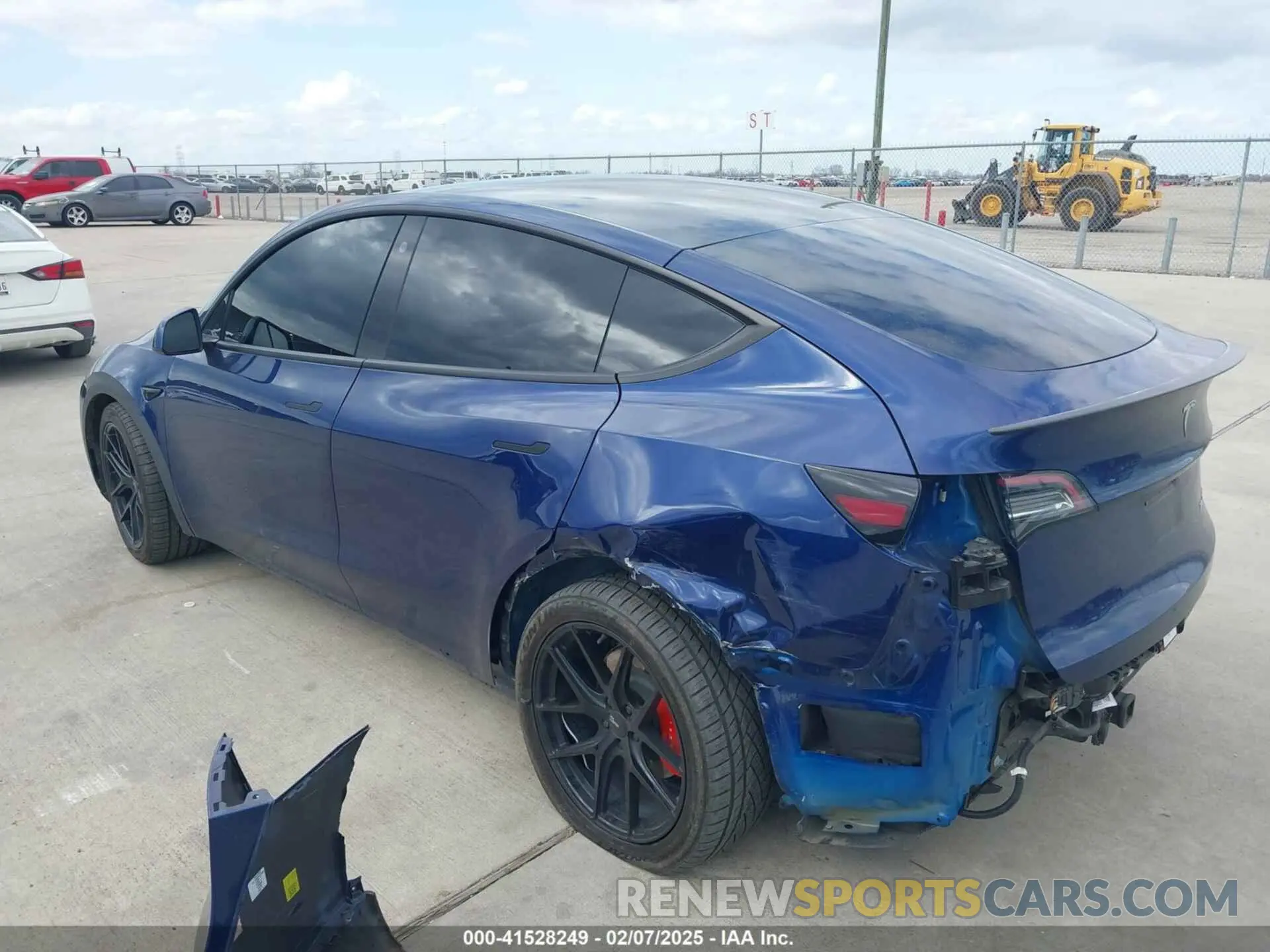 3 Photograph of a damaged car 7SAYGDEF0PF697106 TESLA MODEL Y 2023