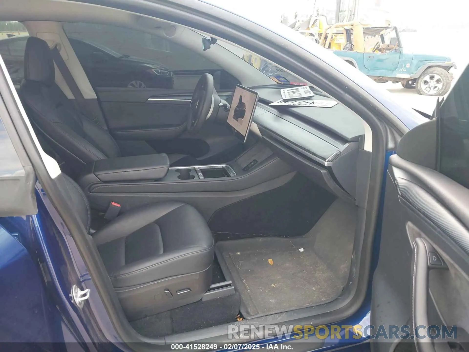 5 Photograph of a damaged car 7SAYGDEF0PF697106 TESLA MODEL Y 2023