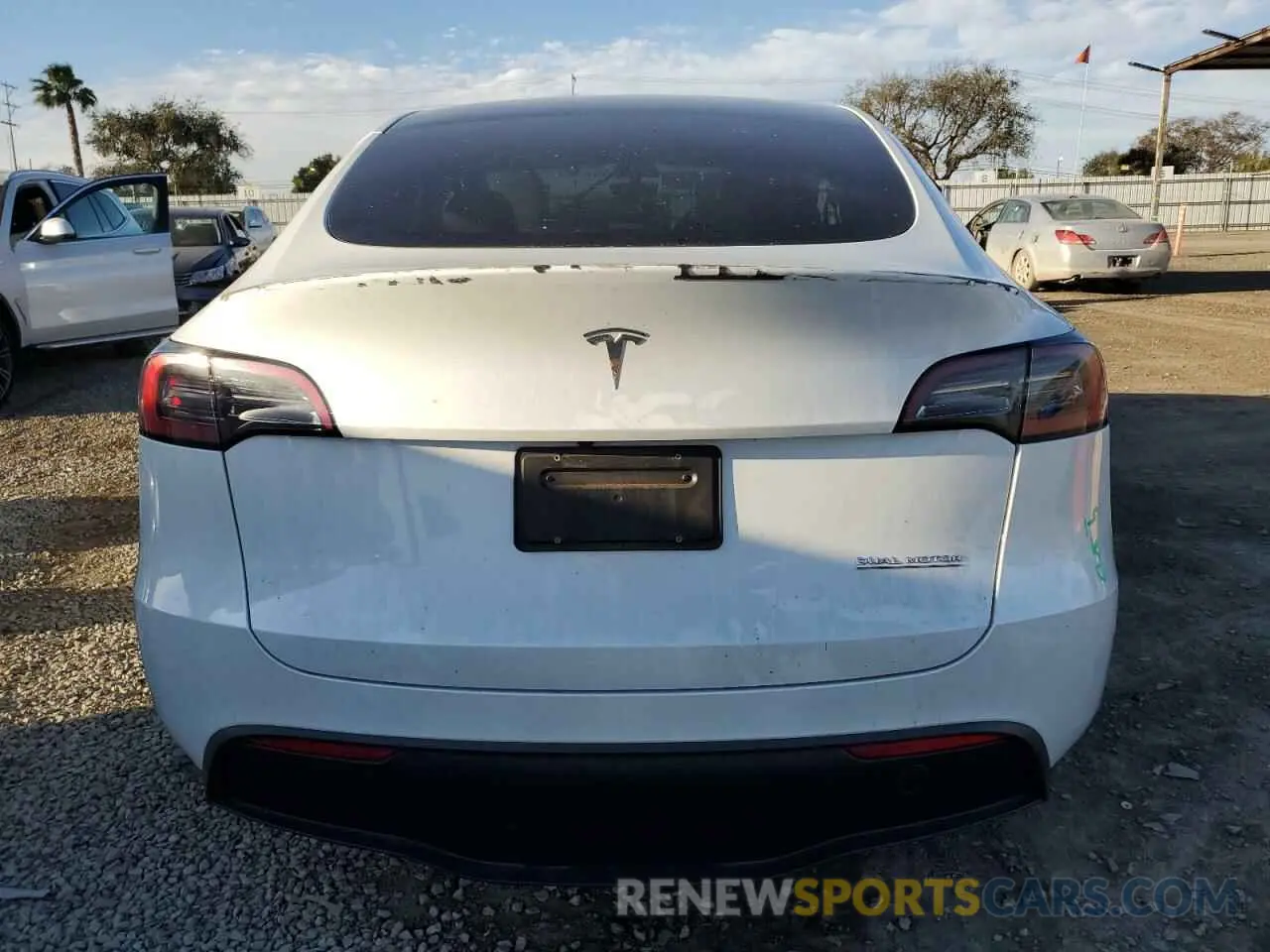 6 Photograph of a damaged car 7SAYGDEF0PF702093 TESLA MODEL Y 2023
