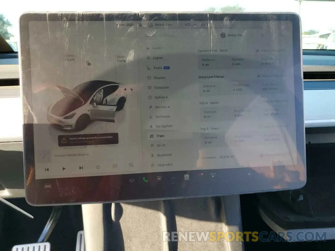9 Photograph of a damaged car 7SAYGDEF0PF702093 TESLA MODEL Y 2023