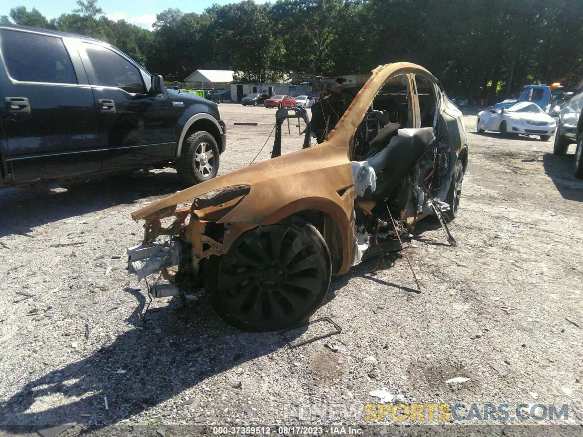 2 Photograph of a damaged car 7SAYGDEF0PF709044 TESLA MODEL Y 2023