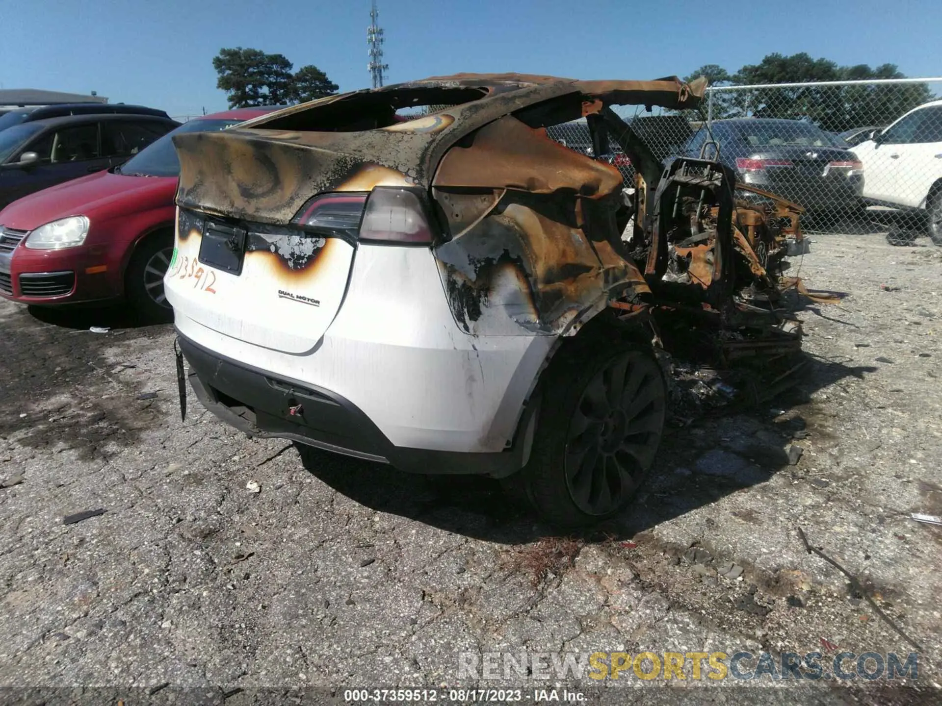 4 Photograph of a damaged car 7SAYGDEF0PF709044 TESLA MODEL Y 2023