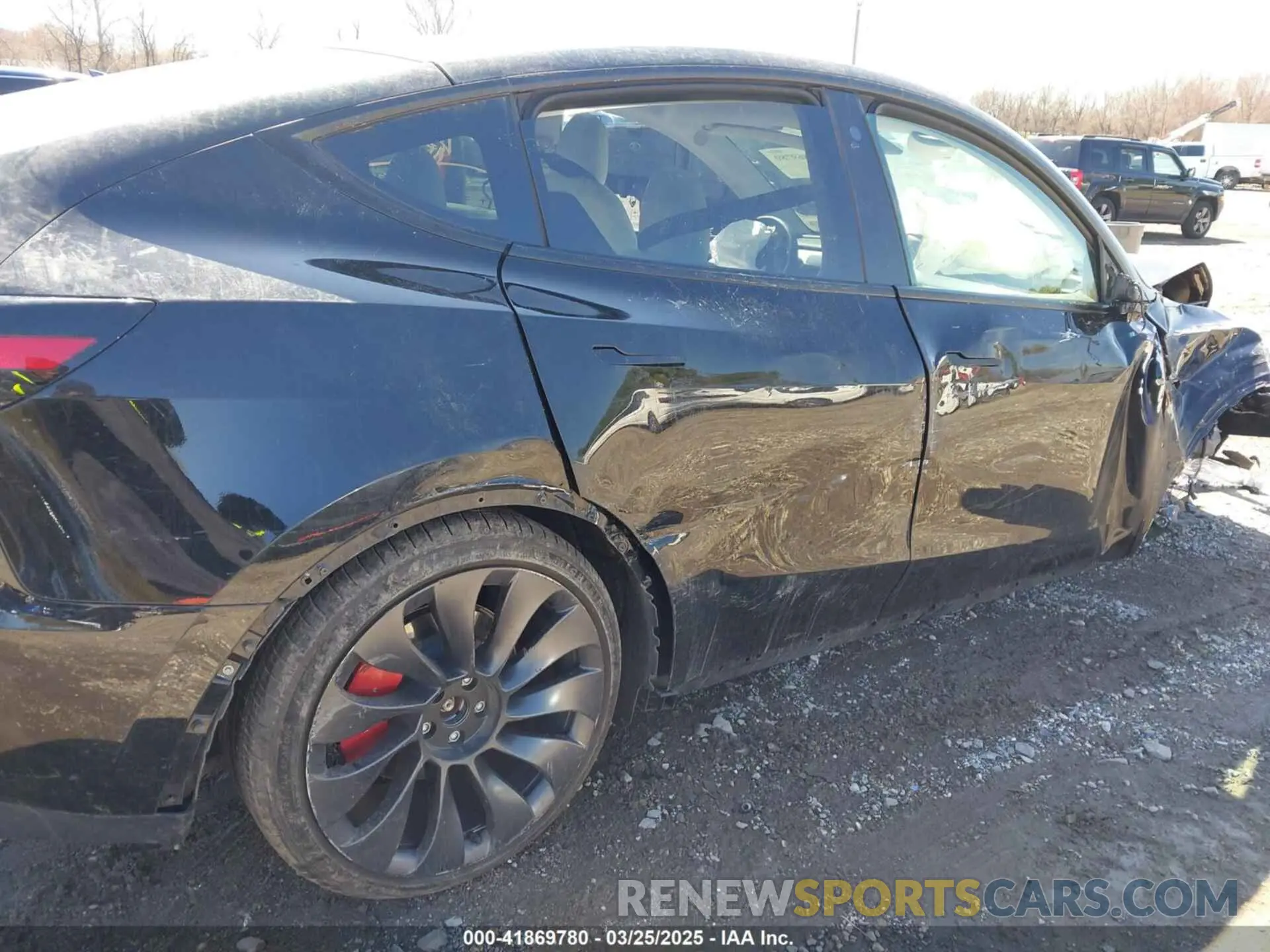 21 Photograph of a damaged car 7SAYGDEF0PF715703 TESLA MODEL Y 2023