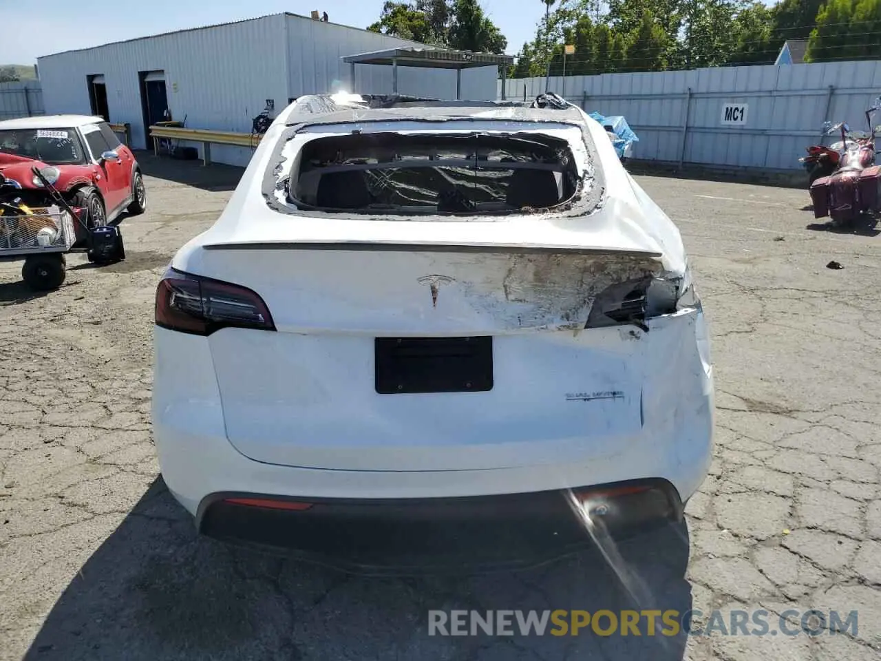 6 Photograph of a damaged car 7SAYGDEF0PF740651 TESLA MODEL Y 2023