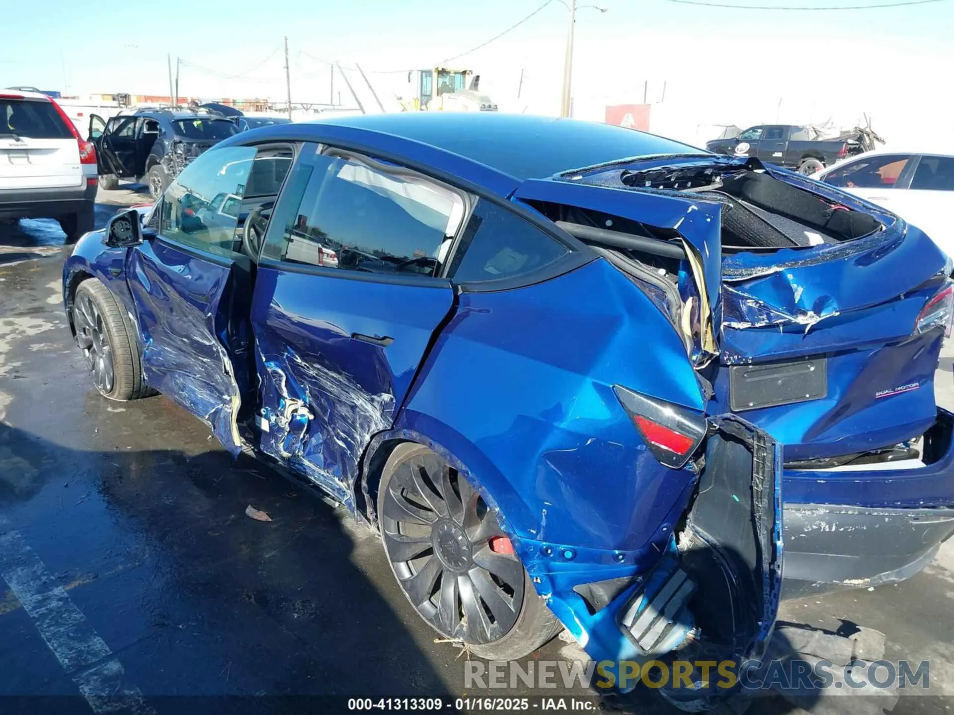 6 Photograph of a damaged car 7SAYGDEF0PF782107 TESLA MODEL Y 2023