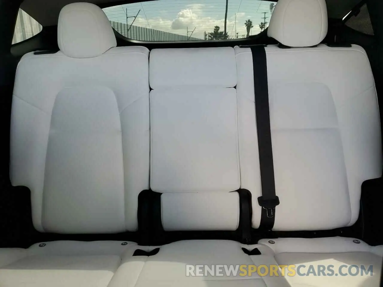 10 Photograph of a damaged car 7SAYGDEF0PF894132 TESLA MODEL Y 2023