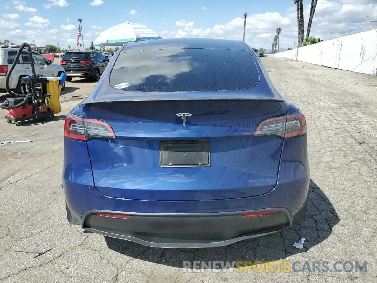 6 Photograph of a damaged car 7SAYGDEF0PF894132 TESLA MODEL Y 2023