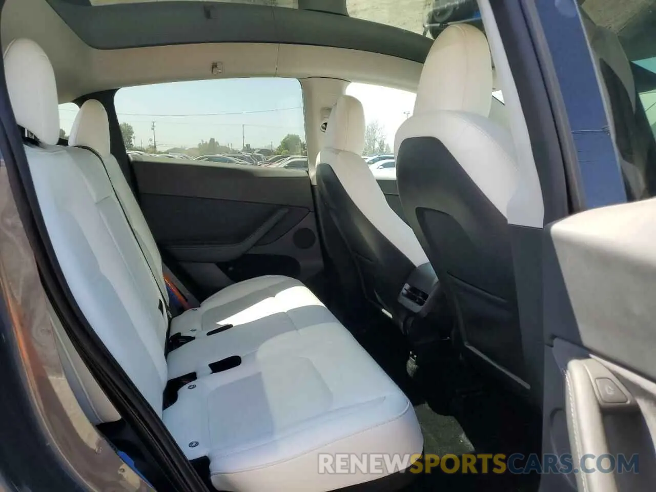 11 Photograph of a damaged car 7SAYGDEF0PF915030 TESLA MODEL Y 2023