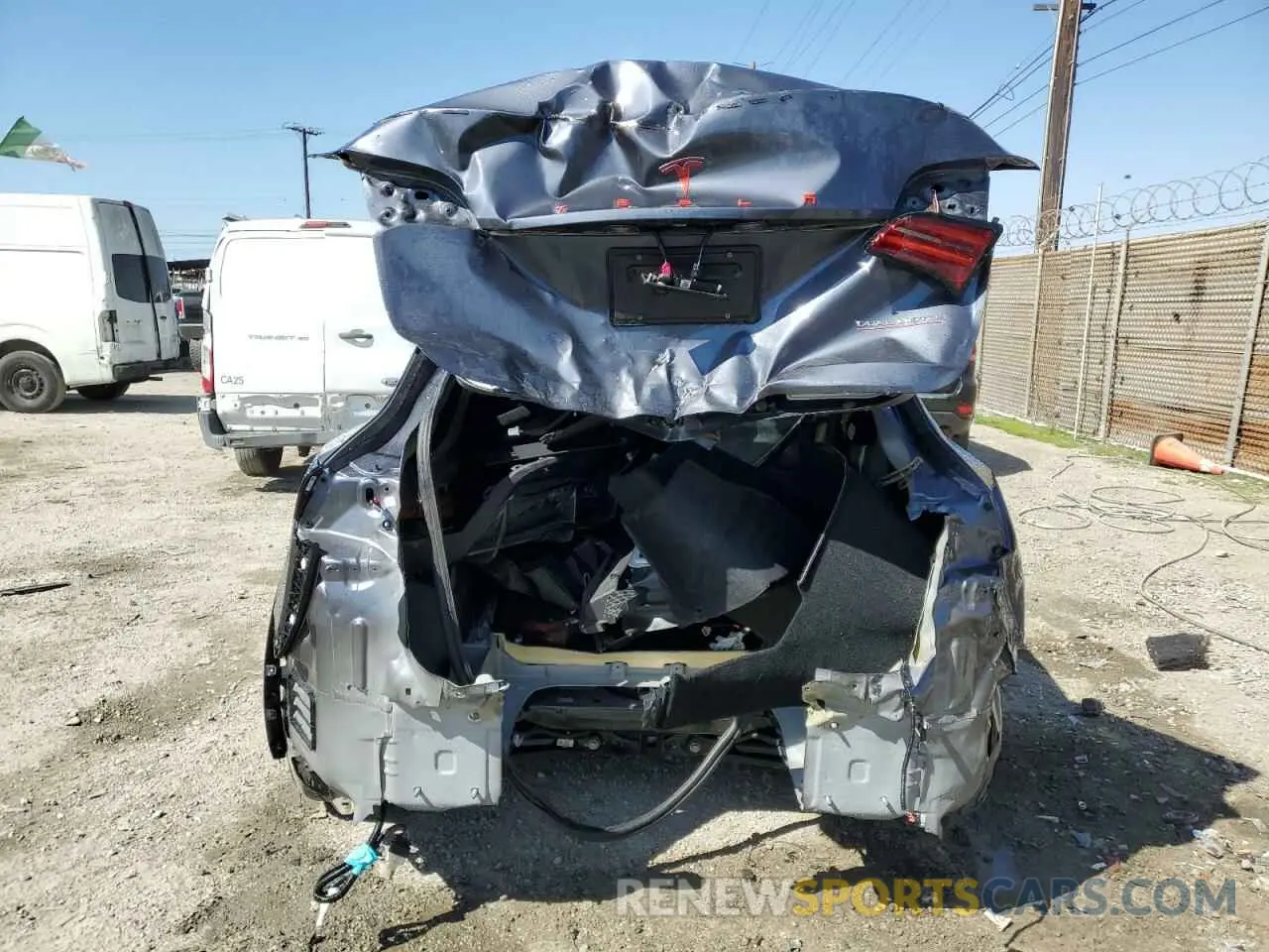 6 Photograph of a damaged car 7SAYGDEF0PF915030 TESLA MODEL Y 2023
