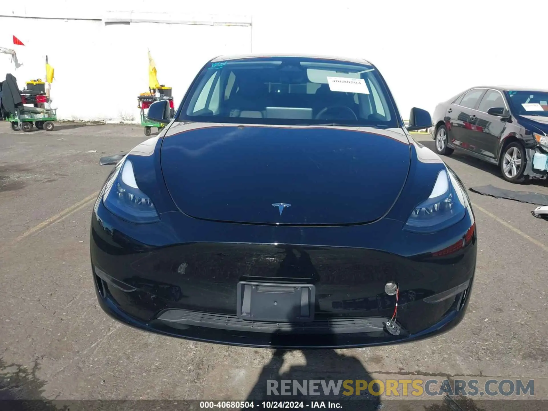 13 Photograph of a damaged car 7SAYGDEF0PF925881 TESLA MODEL Y 2023