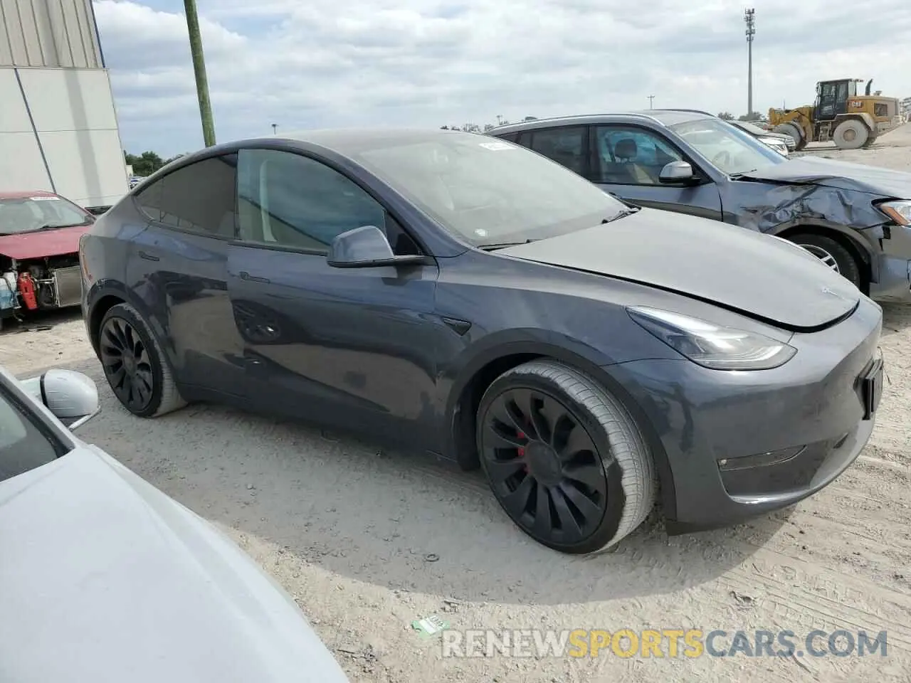 4 Photograph of a damaged car 7SAYGDEF1PF754073 TESLA MODEL Y 2023