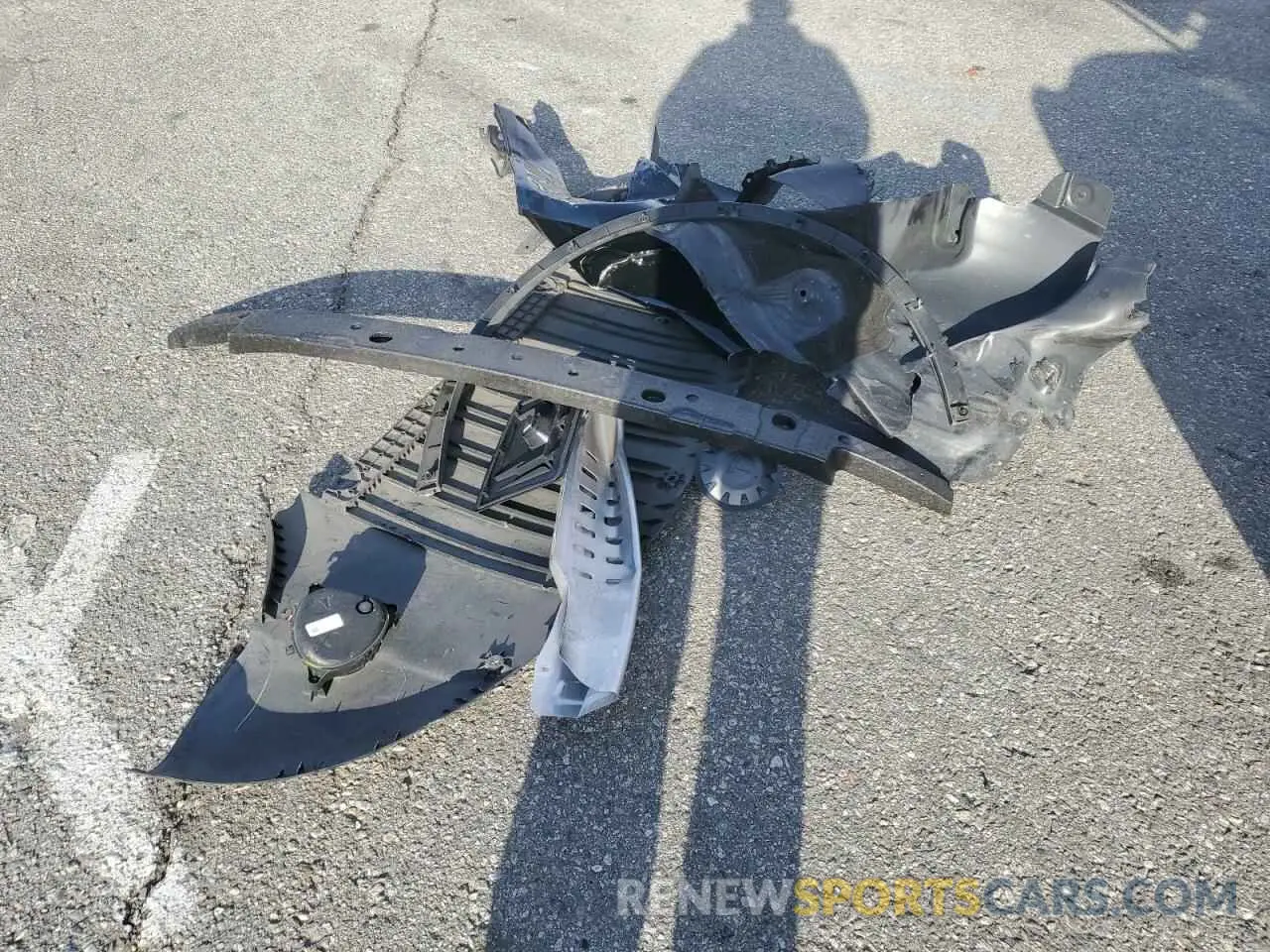 15 Photograph of a damaged car 7SAYGDEF1PF856375 TESLA MODEL Y 2023