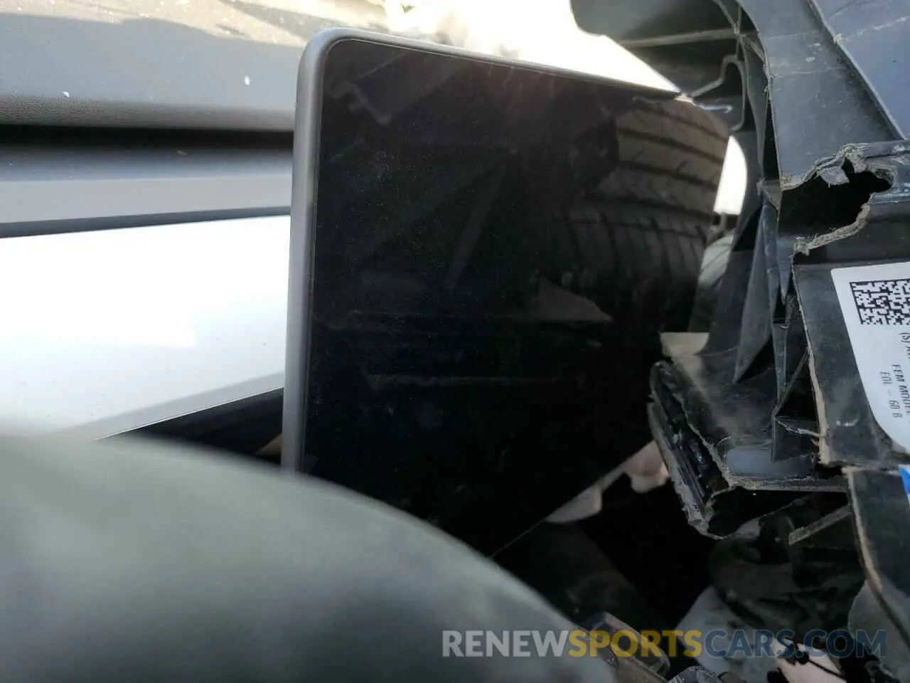 9 Photograph of a damaged car 7SAYGDEF1PF878196 TESLA MODEL Y 2023