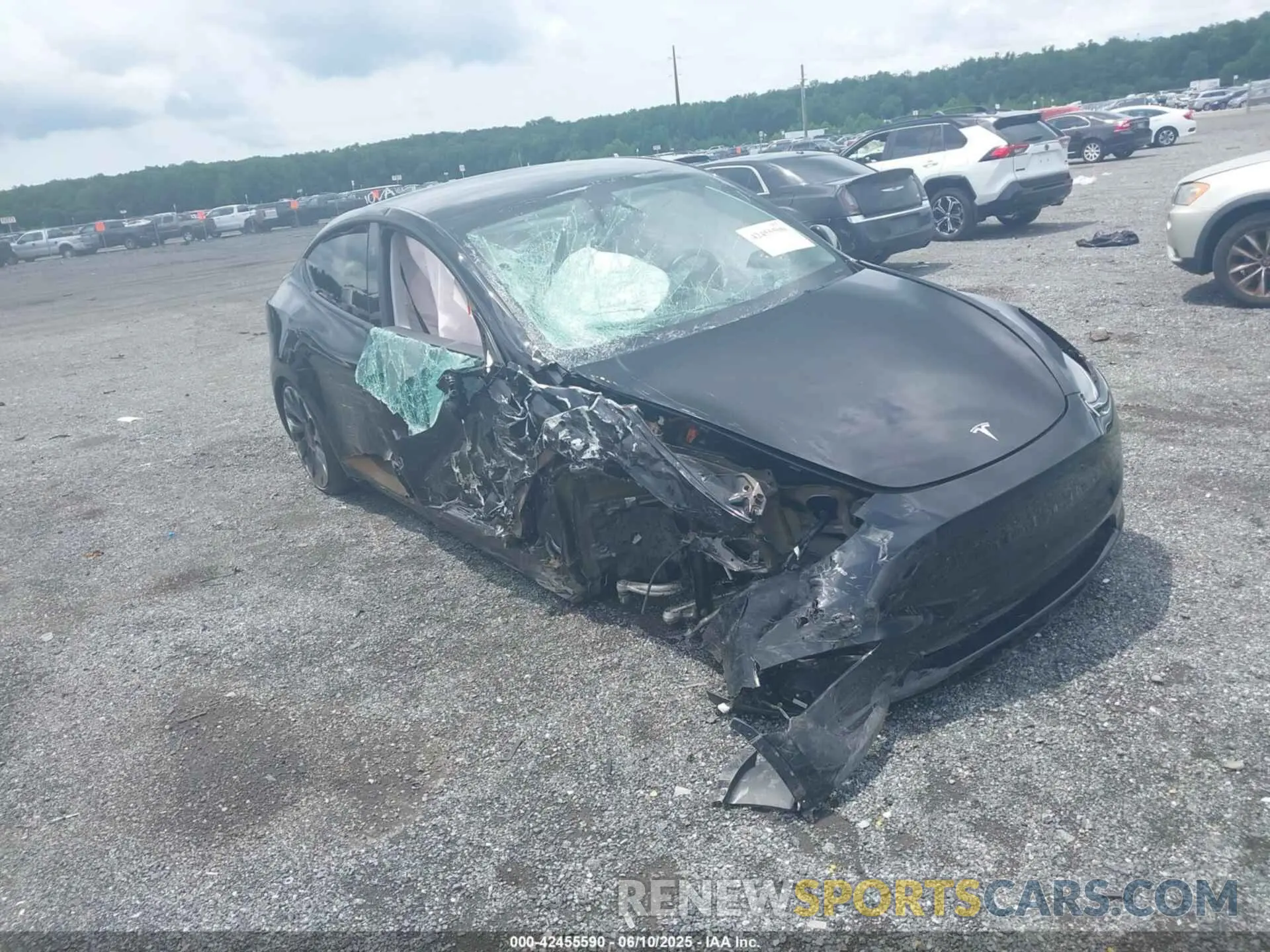 1 Photograph of a damaged car 7SAYGDEF1PF940941 TESLA MODEL Y 2023