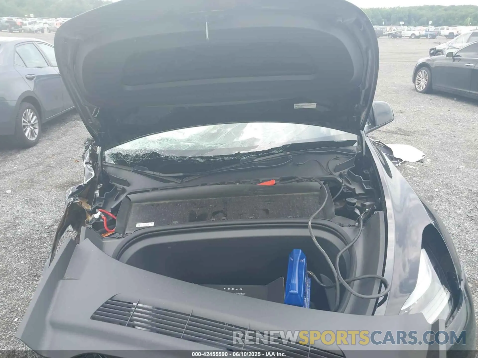 10 Photograph of a damaged car 7SAYGDEF1PF940941 TESLA MODEL Y 2023