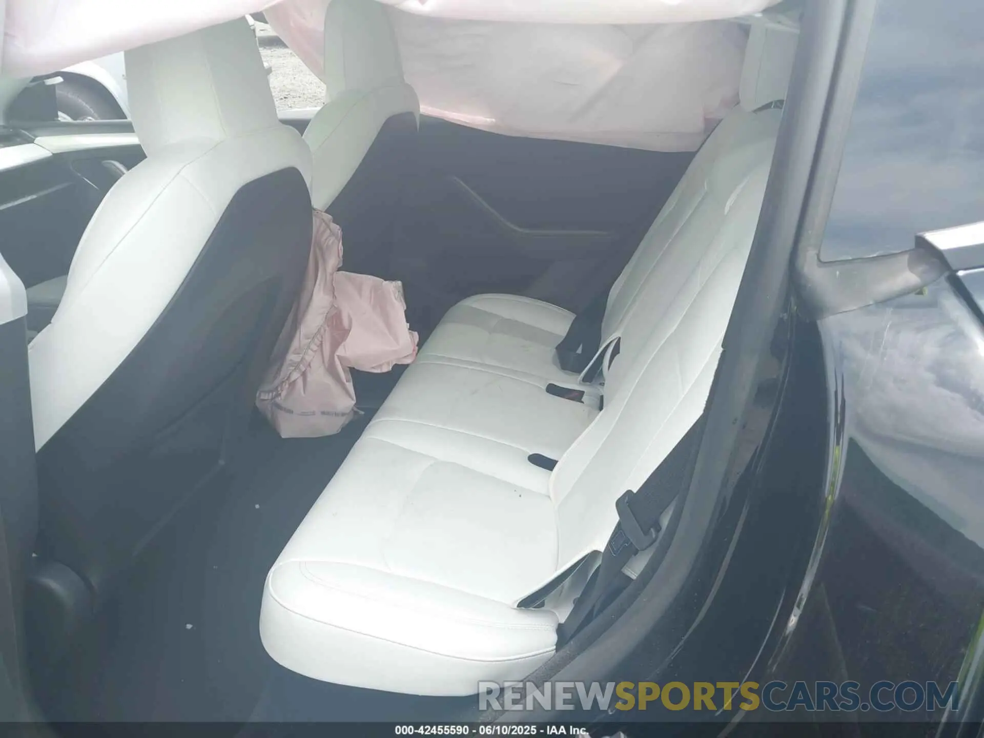 8 Photograph of a damaged car 7SAYGDEF1PF940941 TESLA MODEL Y 2023