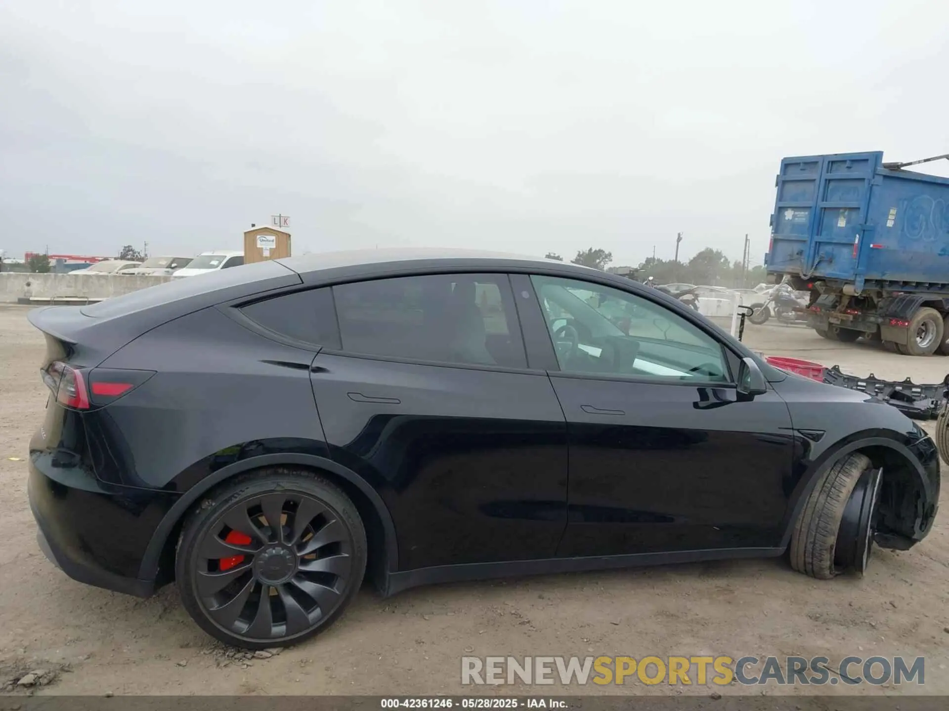 13 Photograph of a damaged car 7SAYGDEF2PF635996 TESLA MODEL Y 2023