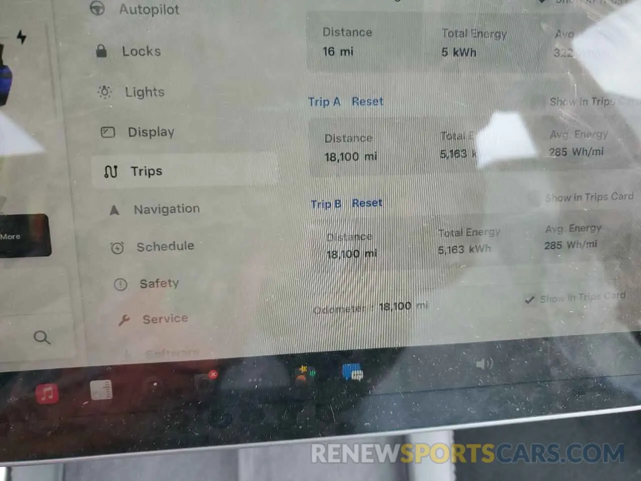 9 Photograph of a damaged car 7SAYGDEF2PF663085 TESLA MODEL Y 2023