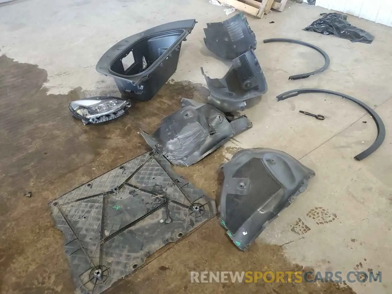 13 Photograph of a damaged car 7SAYGDEF2PF705917 TESLA MODEL Y 2023