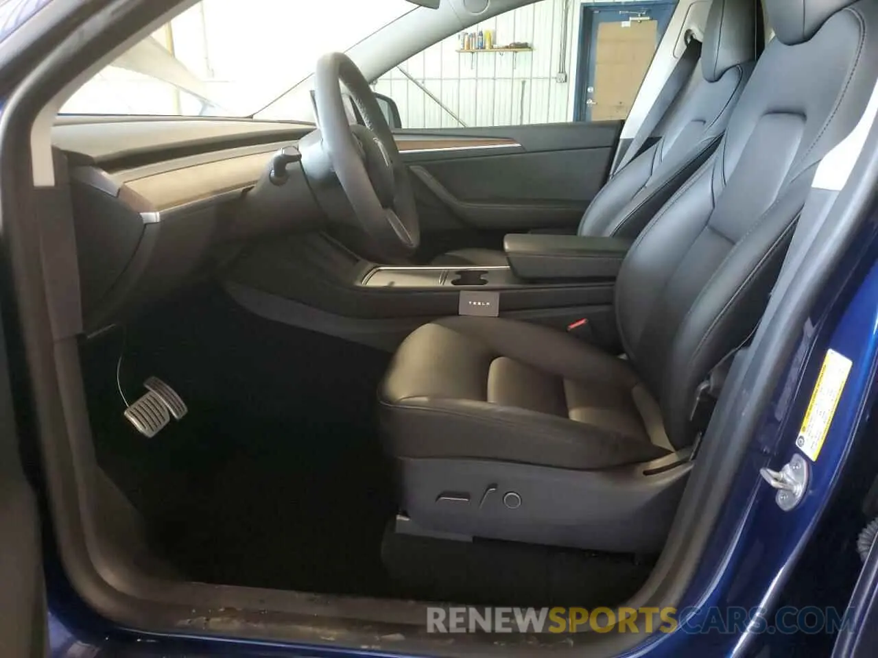 7 Photograph of a damaged car 7SAYGDEF2PF705917 TESLA MODEL Y 2023