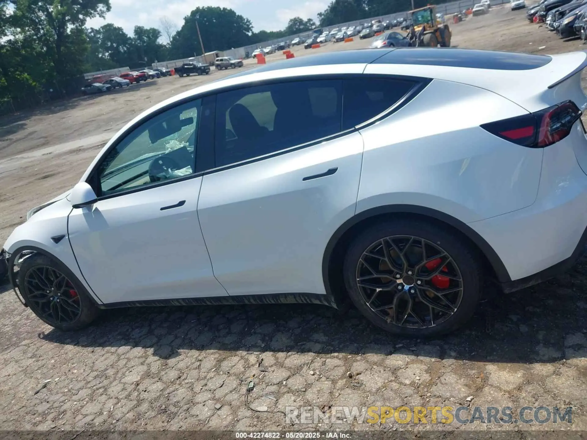 14 Photograph of a damaged car 7SAYGDEF2PF707151 TESLA MODEL Y 2023