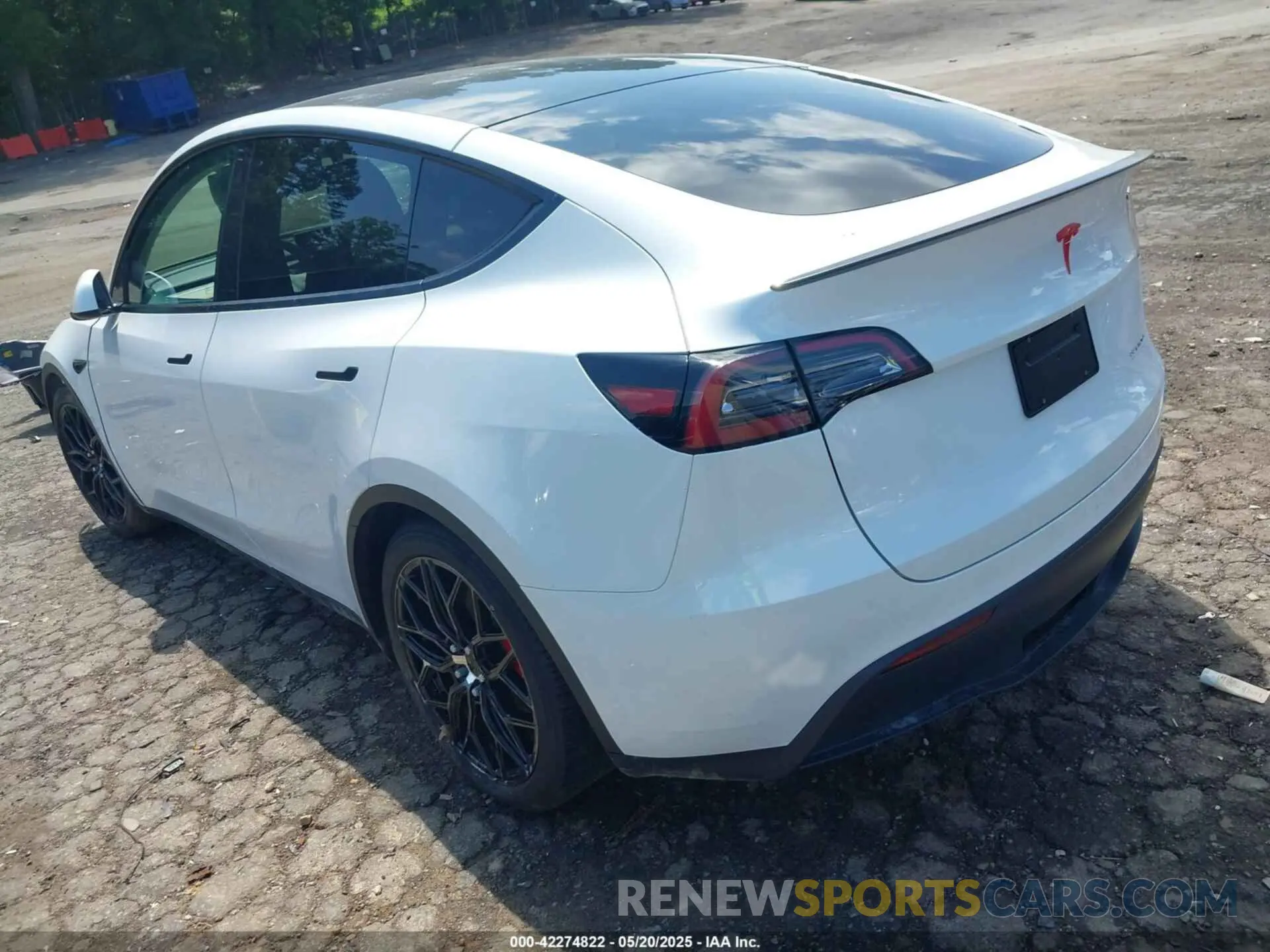 3 Photograph of a damaged car 7SAYGDEF2PF707151 TESLA MODEL Y 2023