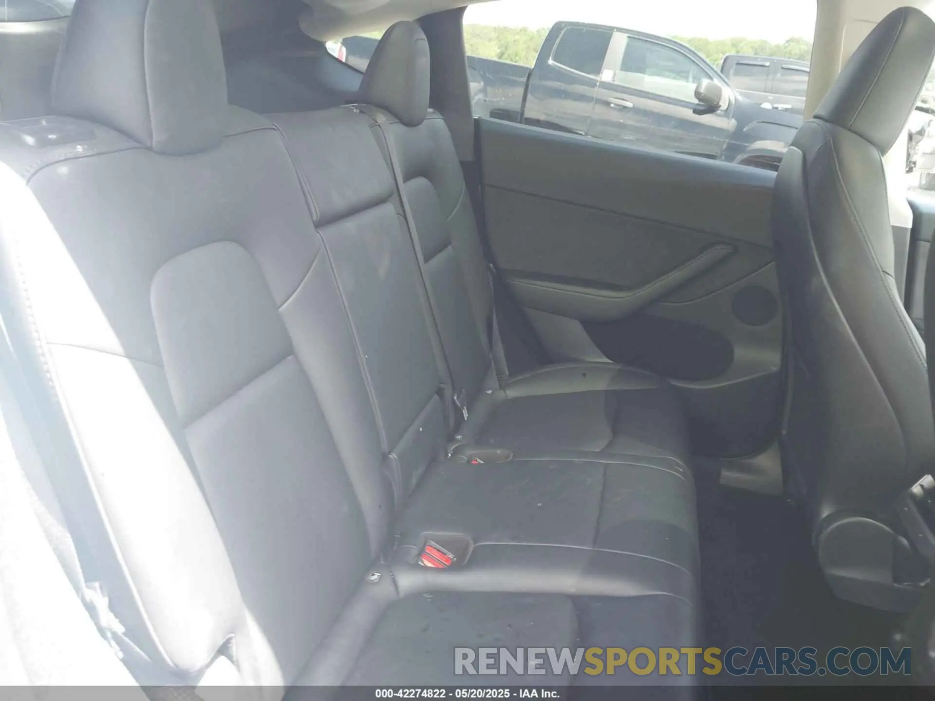 8 Photograph of a damaged car 7SAYGDEF2PF707151 TESLA MODEL Y 2023