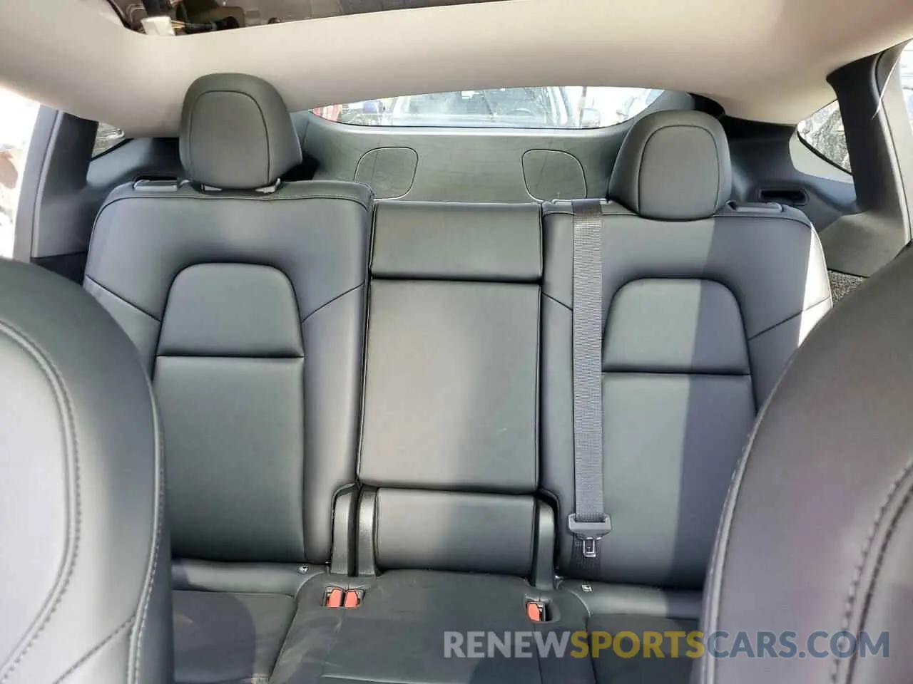10 Photograph of a damaged car 7SAYGDEF2PF709336 TESLA MODEL Y 2023