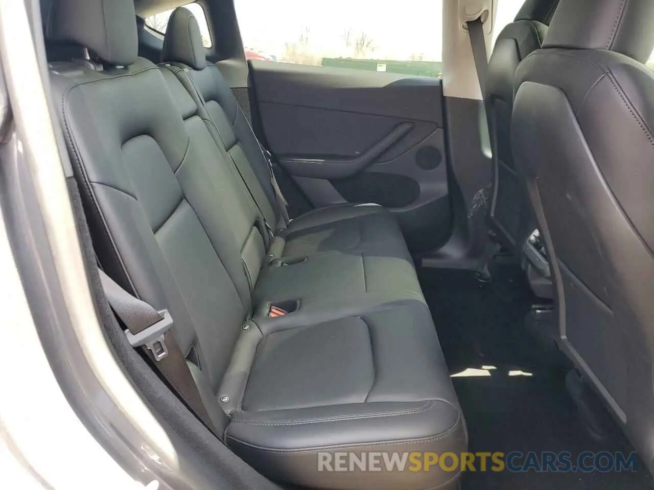 11 Photograph of a damaged car 7SAYGDEF2PF709336 TESLA MODEL Y 2023