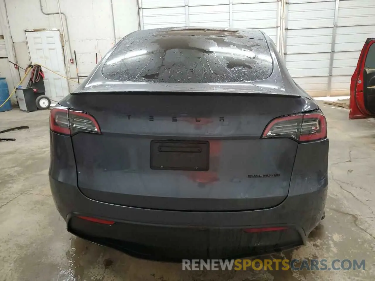 6 Photograph of a damaged car 7SAYGDEF2PF787633 TESLA MODEL Y 2023
