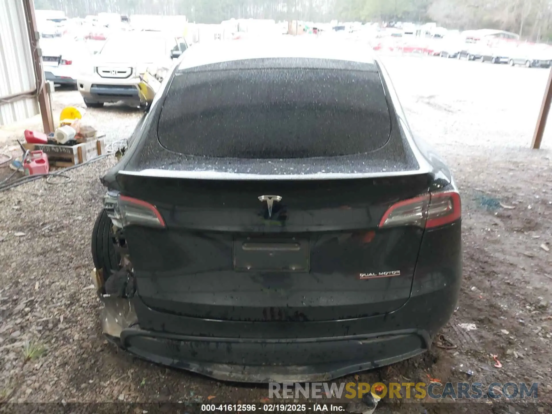 15 Photograph of a damaged car 7SAYGDEF2PF800641 TESLA MODEL Y 2023