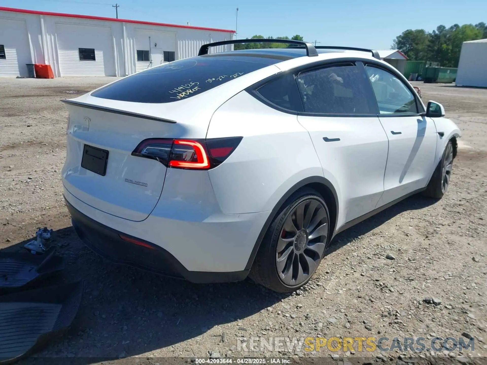 4 Фотография поврежденного автомобиля 7SAYGDEF2PF858782 TESLA MODEL Y 2023