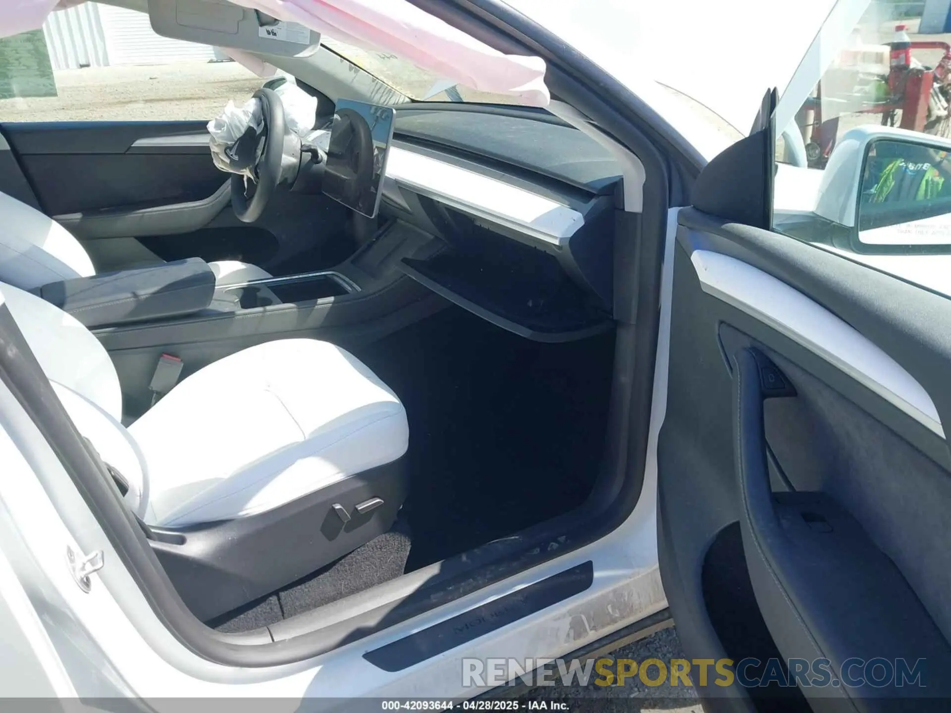 5 Фотография поврежденного автомобиля 7SAYGDEF2PF858782 TESLA MODEL Y 2023