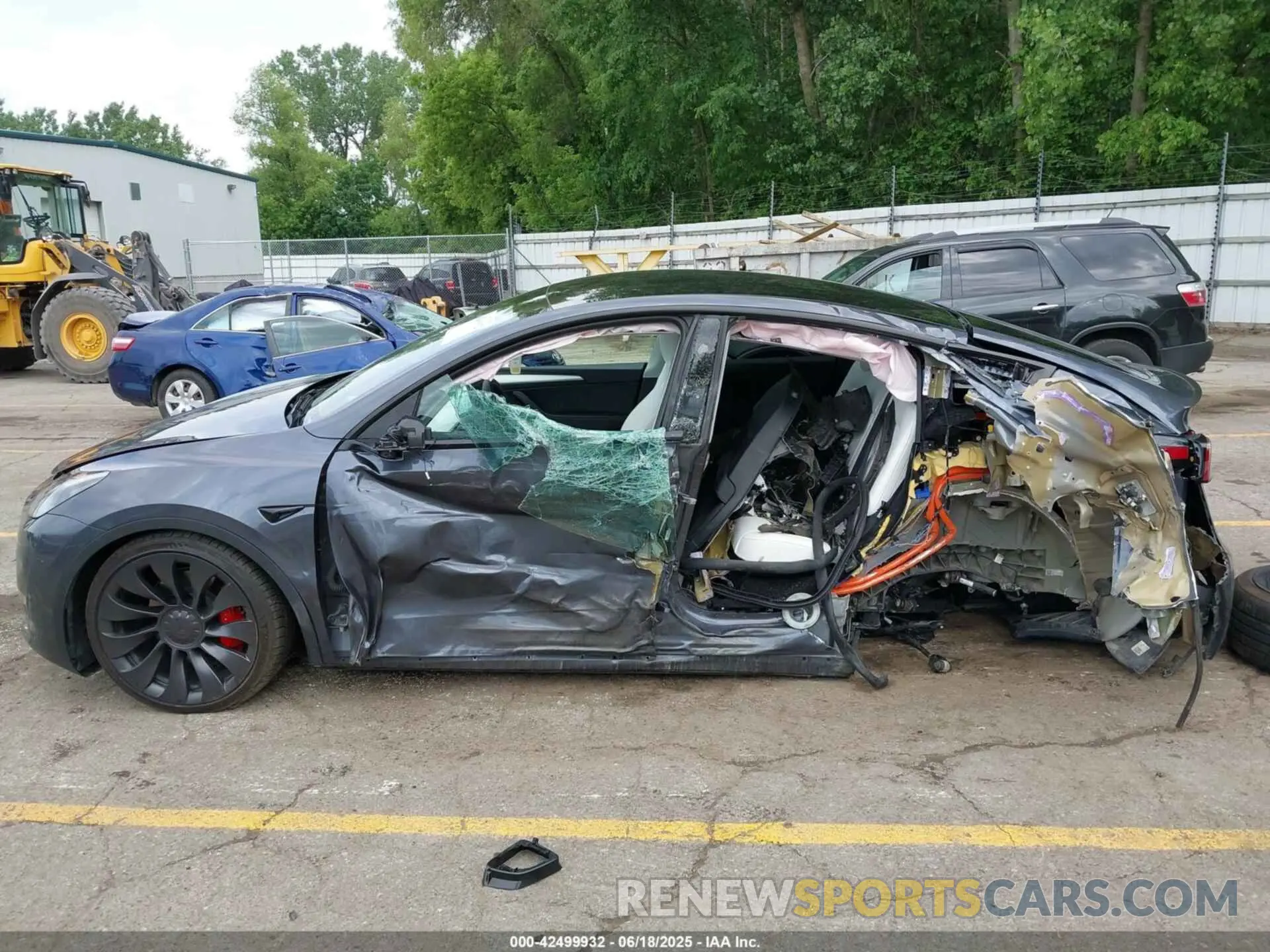 14 Photograph of a damaged car 7SAYGDEF3PF801796 TESLA MODEL Y 2023