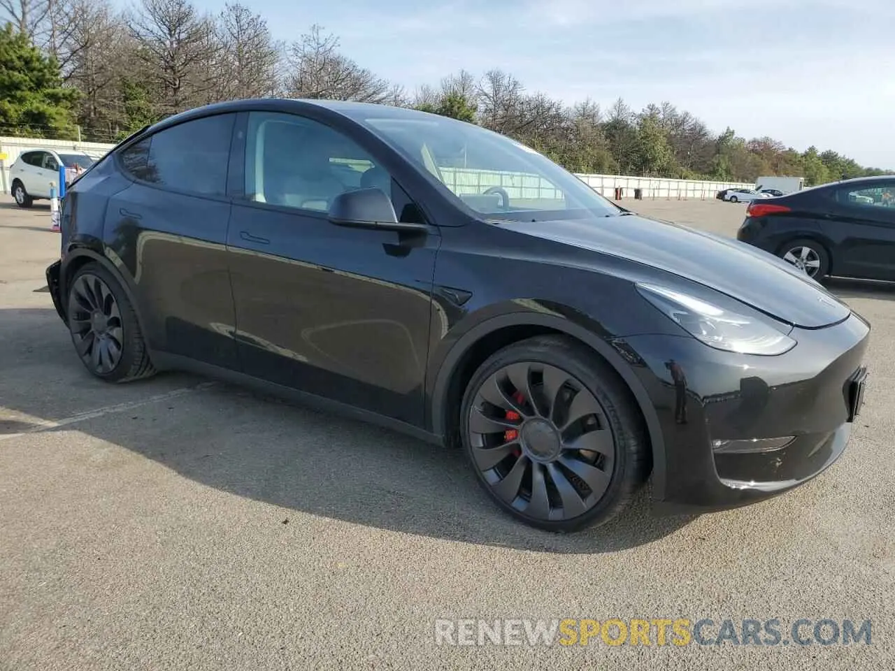 4 Photograph of a damaged car 7SAYGDEF3PF921470 TESLA MODEL Y 2023
