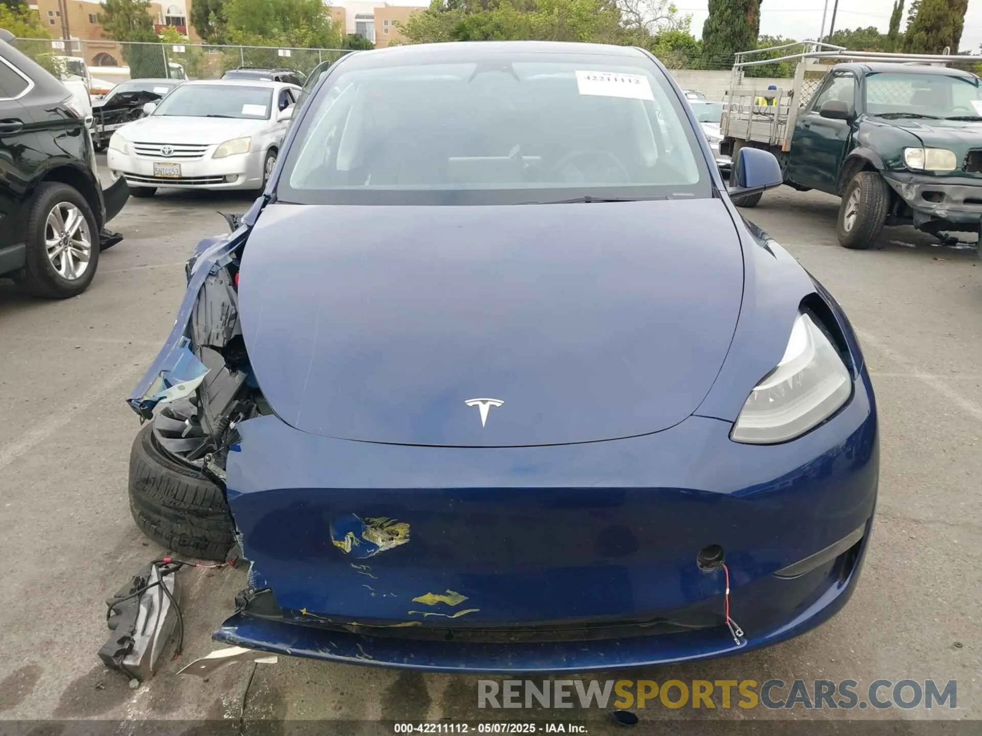 12 Photograph of a damaged car 7SAYGDEF4PF709015 TESLA MODEL Y 2023