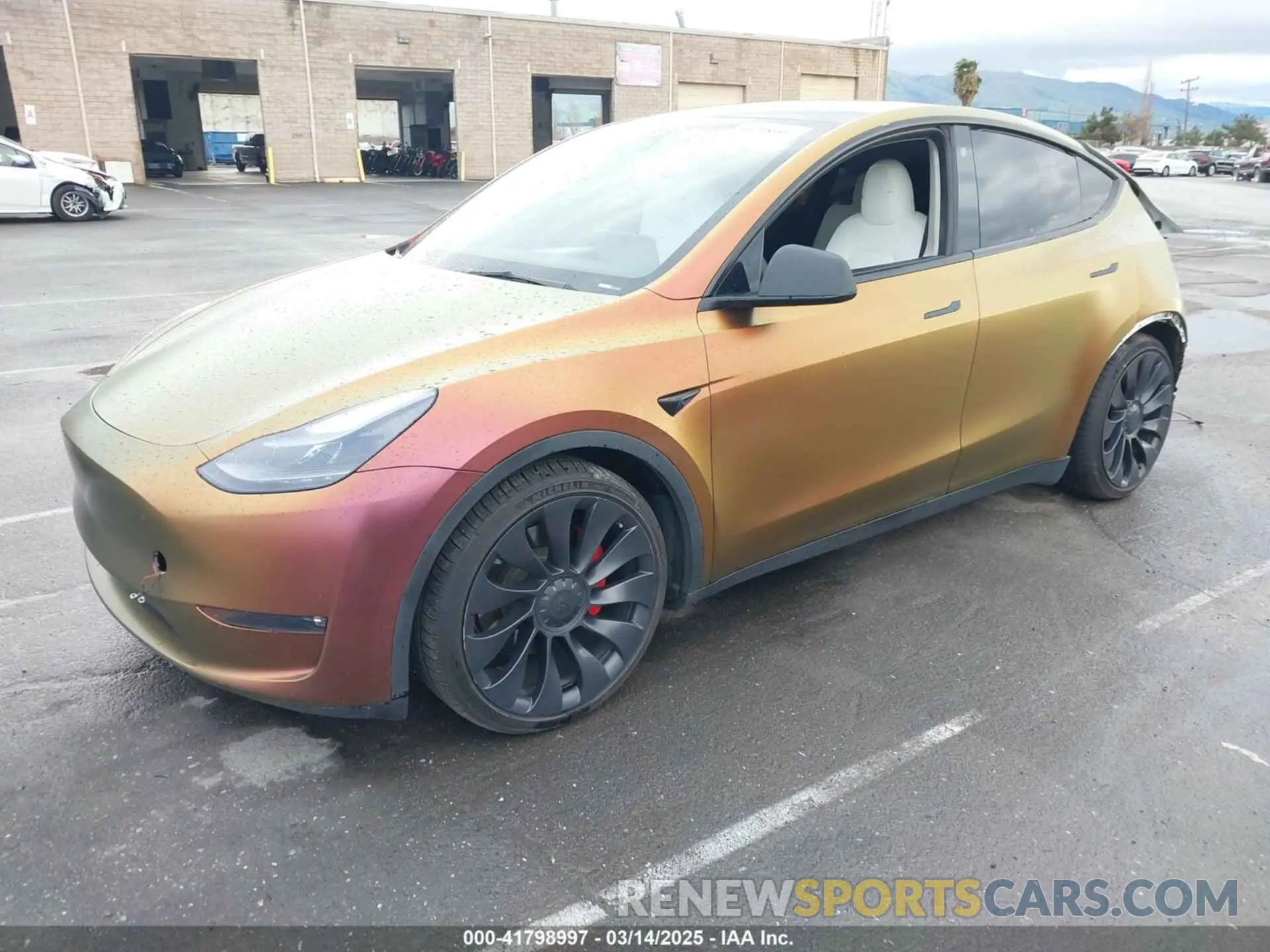 2 Фотография поврежденного автомобиля 7SAYGDEF4PF738885 TESLA MODEL Y 2023