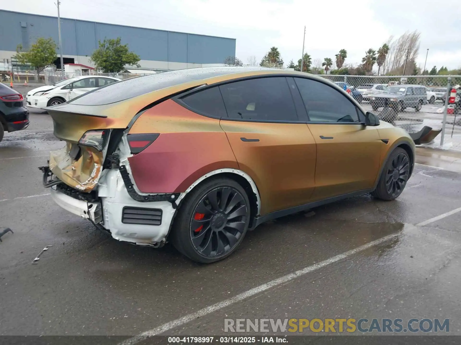 4 Фотография поврежденного автомобиля 7SAYGDEF4PF738885 TESLA MODEL Y 2023