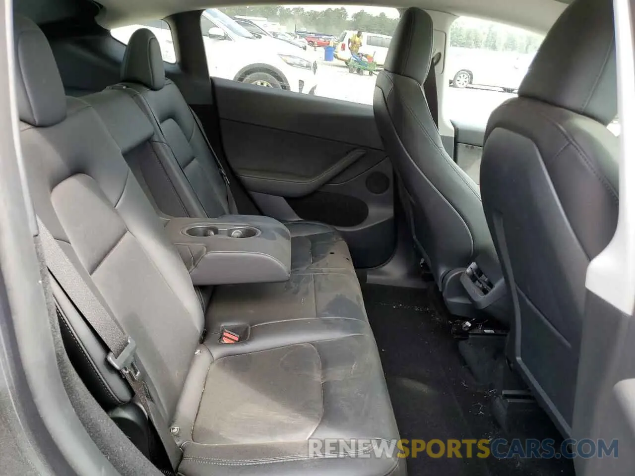 10 Photograph of a damaged car 7SAYGDEF4PF829543 TESLA MODEL Y 2023