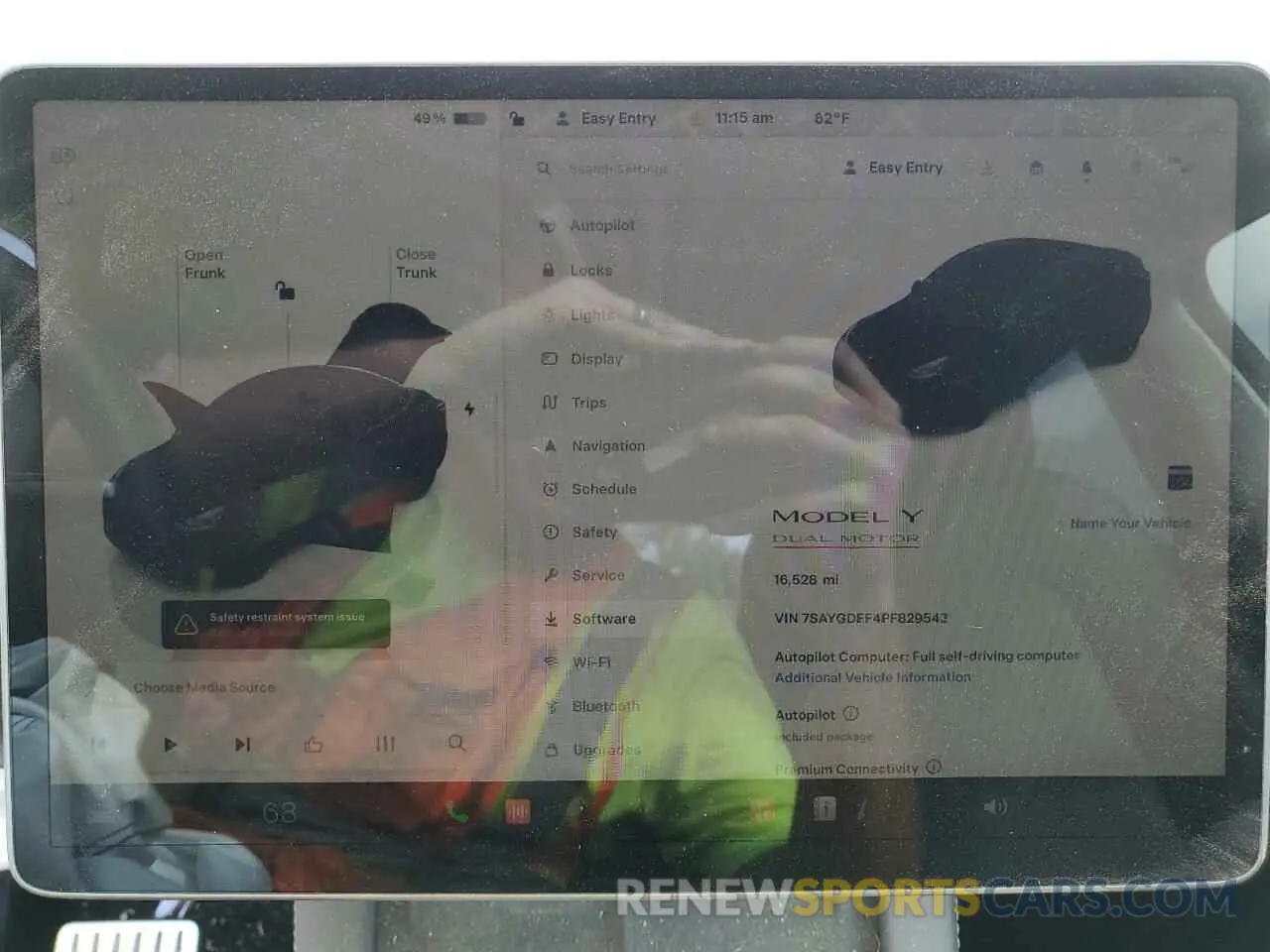 9 Photograph of a damaged car 7SAYGDEF4PF829543 TESLA MODEL Y 2023