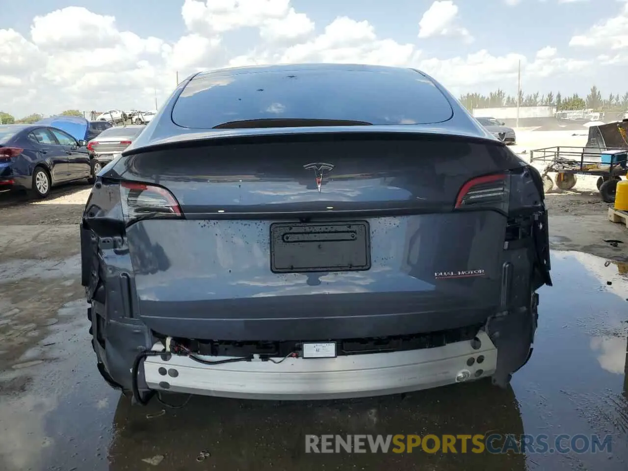 6 Photograph of a damaged car 7SAYGDEF4PF873641 TESLA MODEL Y 2023